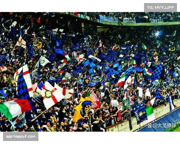 慕尼黑警方通报:逮捕12名在欧冠赛前涉嫌斗殴的球迷 慕尼黑警方通报:逮捕12名在欧冠赛前涉嫌斗殴的球迷